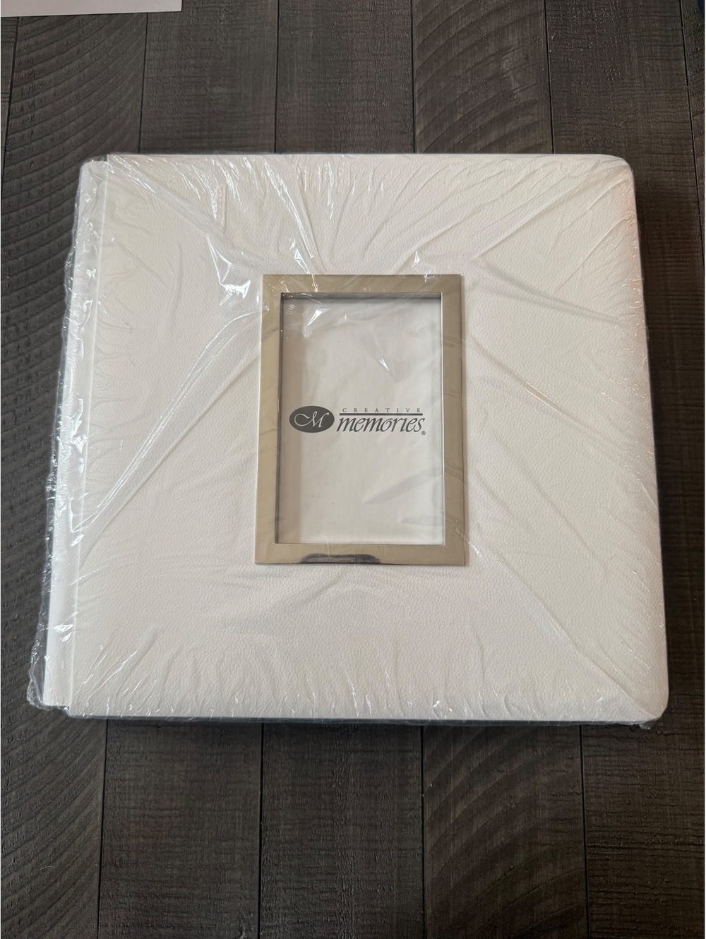 Creative Memories 12x12 white scrapbook album with photo frame